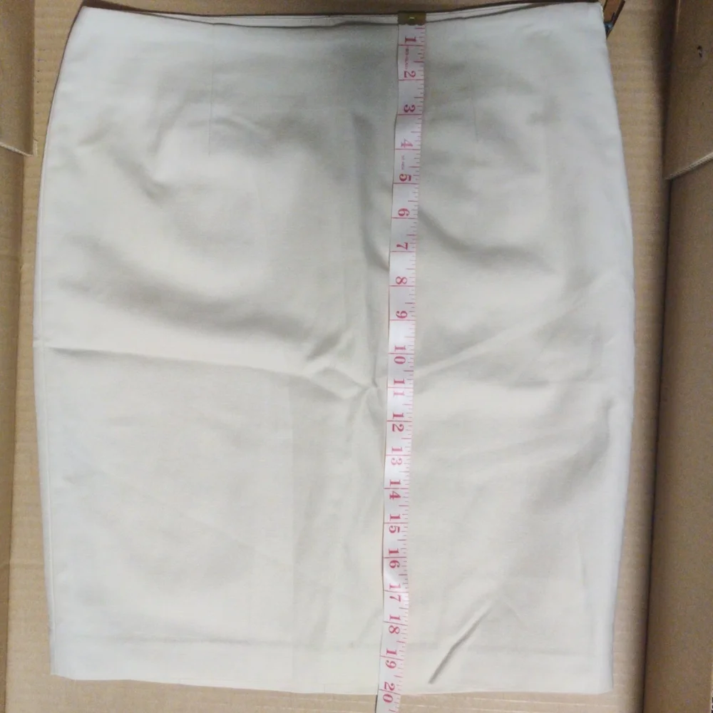 🆕 Beige Vince Camuto career business casual pencil Skirt w/ gold hardware_2